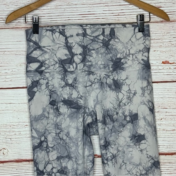 Lululemon Wunder Under HR Crop Dual Shibori Antique White Cement Grey Sz 6 - Picture 5 of 12